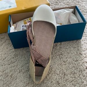 Espadrille sandals BC size 8.5 NWT